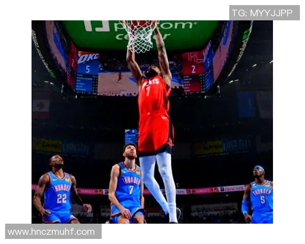 火箭队与雷霆队激战精彩瞬间英文图片分享与分析