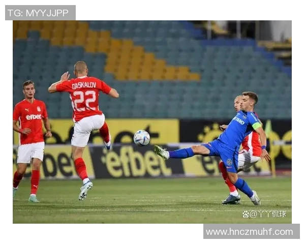 克卢日与特拉维夫马的精彩对决揭示足球战术与团队协作的魅力