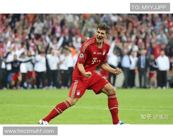 莱万领衔新一届足球盛宴展现超凡实力与团队合作精神