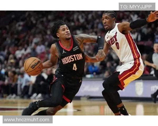 火箭与雷霆季后赛第四场激战回顾关键时刻与球员表现分析